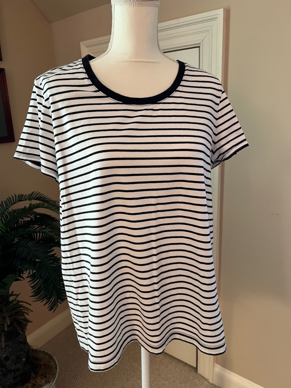 Chicos Women's Black & White Striped Short Sleeve Tee Size 3